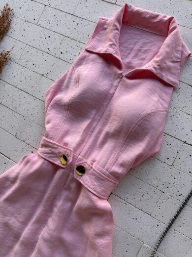 Dondoca_com_br Vestido Maxi Midi Gola Com Ziper E Detalhe Botoes Rosa