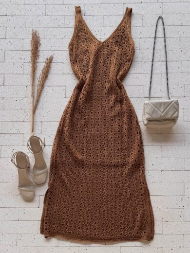 Dondoca_com_br Vestido Trico Maxi Midi Detalhado Com Fenda E Lurex Caramelo
